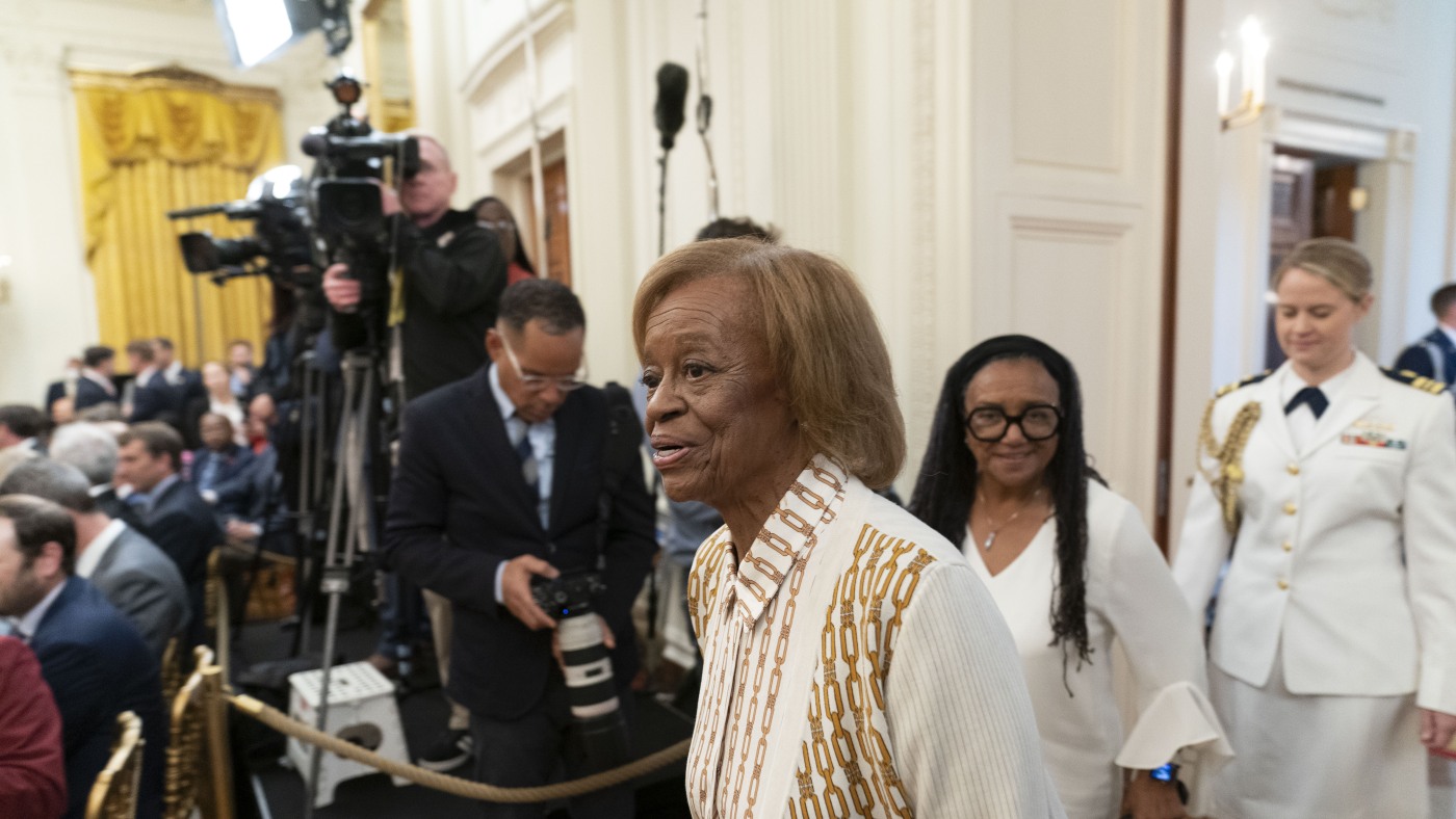 Marian Robinson, Michelle Obama’s mother, dies at 86 : NPR