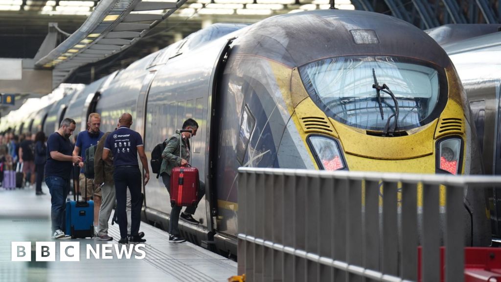 France trains cancelled as hunt for vandals continues