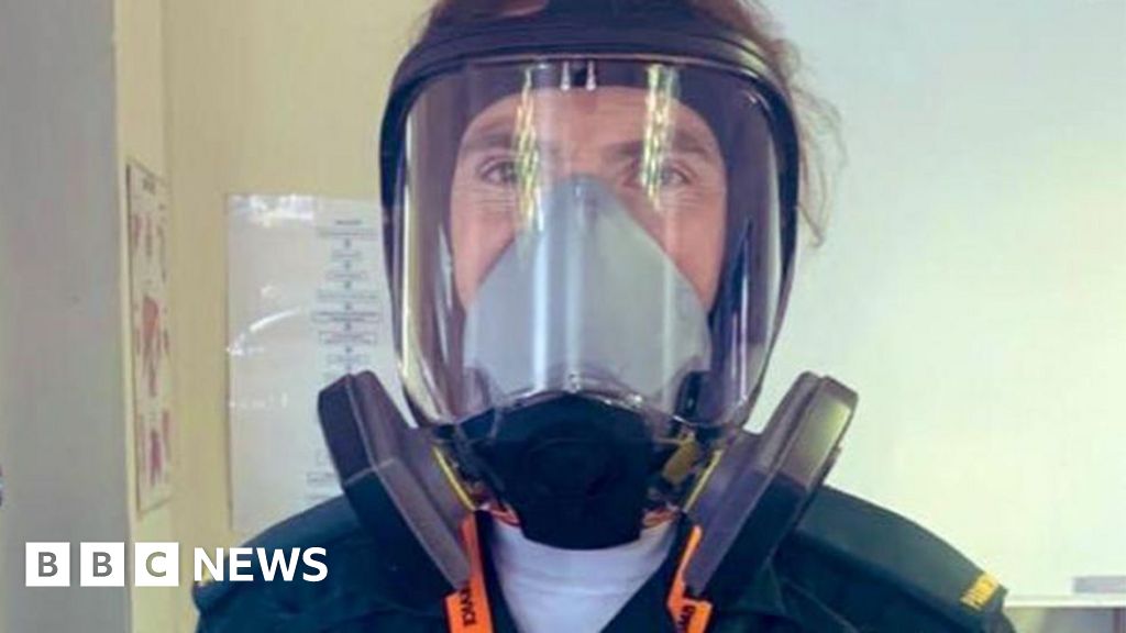 Ambulance crews ‘faced crucial delays’ putting on PPE in Covid