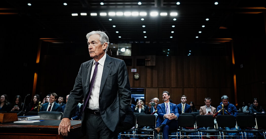 Fed Chair Signals Little Urgency to Lower Rates