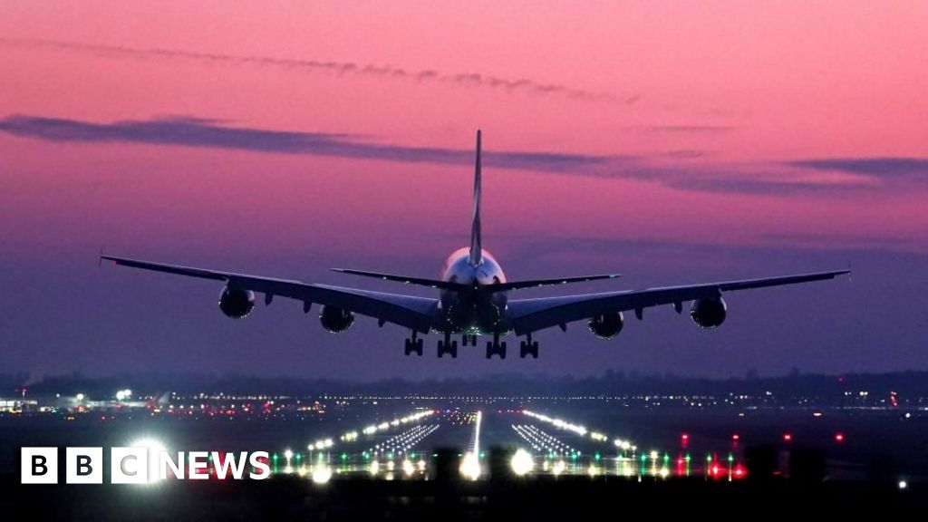 Gatwick Airport second runway decision expected