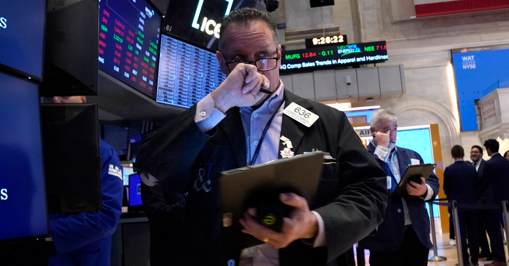 Stocks Slump as Trump Tariffs Take Effect