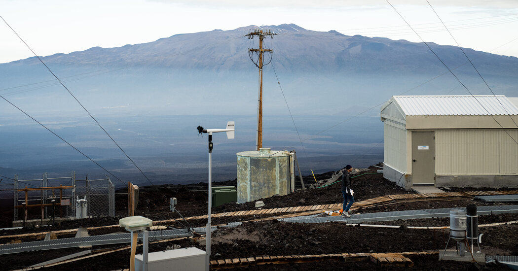 Mauna Loa Observatory’s Lease May End Because of NOAA Cuts 