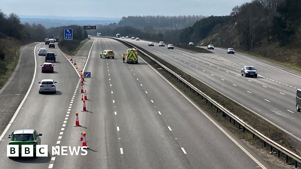 Driver dies in crash which closes M1in Leciestershire