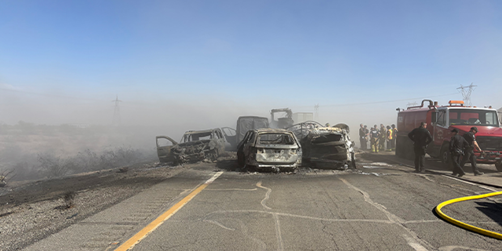 Multivehicle crash on I-10 in Arizona leaves at least 4 dead