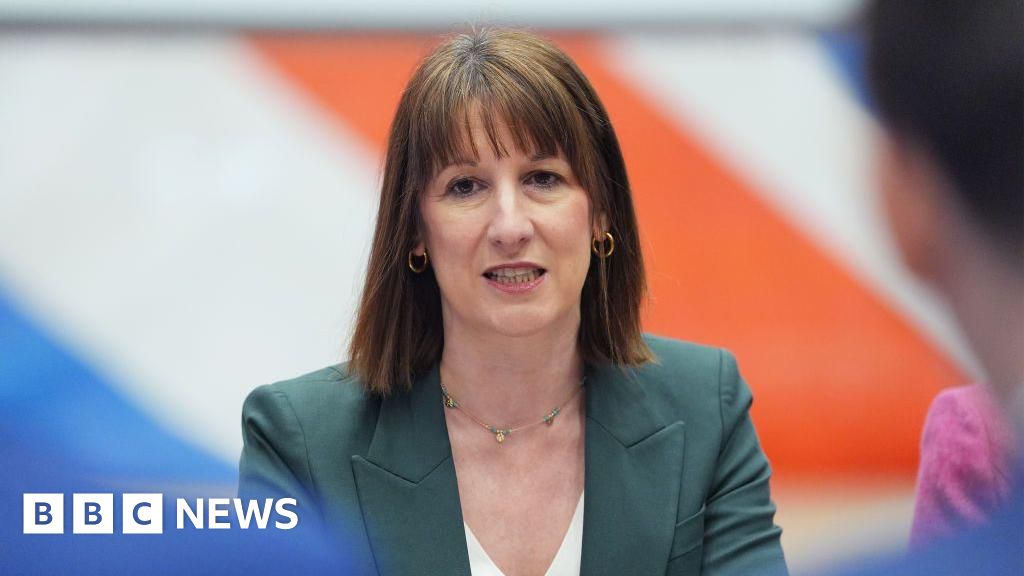 Rachel Reeves summons regulators to No 10 in drive for cuts to red tape