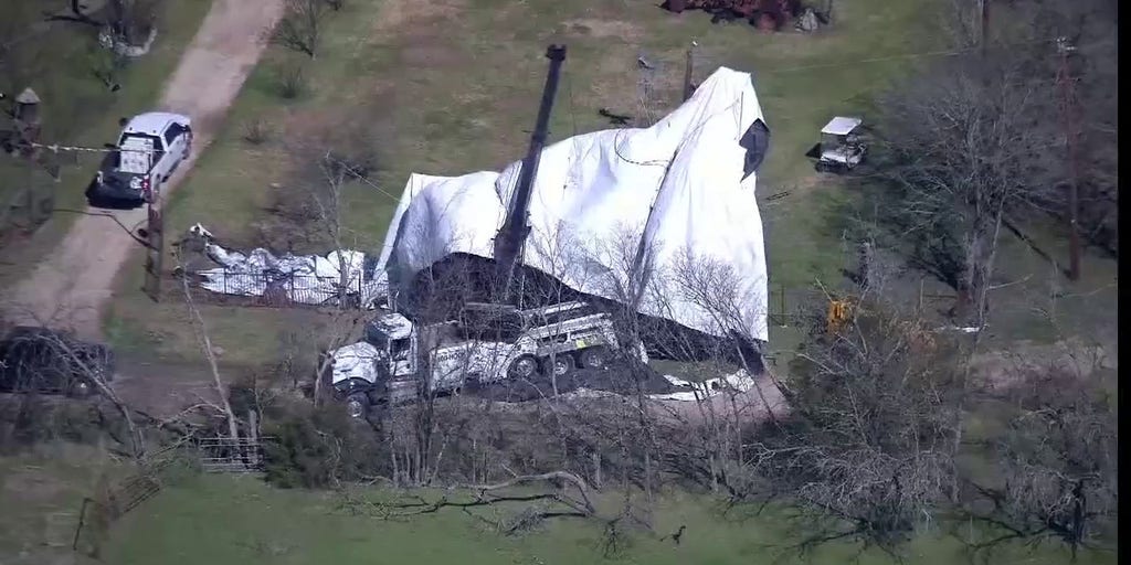 Border Patrol blimp breaks free in Texas during high wind