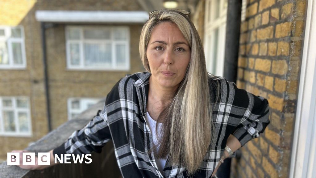 Tenants enlist health professionals in Peabody mouldy homes fight