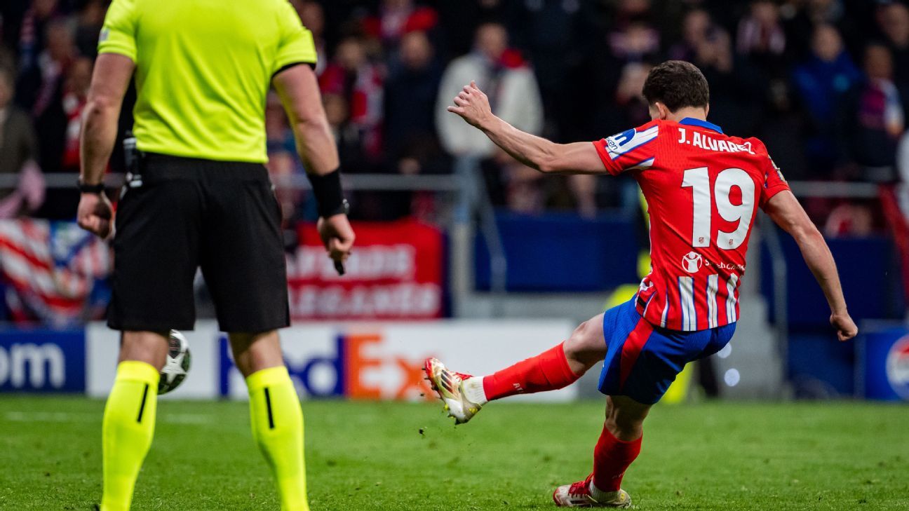 Atlético Madrid fans to sue UEFA over disallowed Julian Álvarez penalty