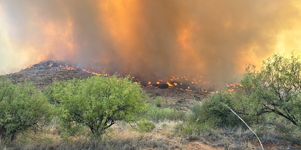 Cody Fire near Tucson, Arizona prompts evacuations as it burns 1,300 acres