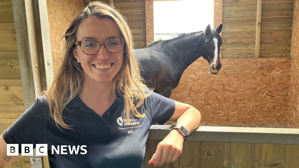 Horse charity calls on NHS to fund child wellbeing services