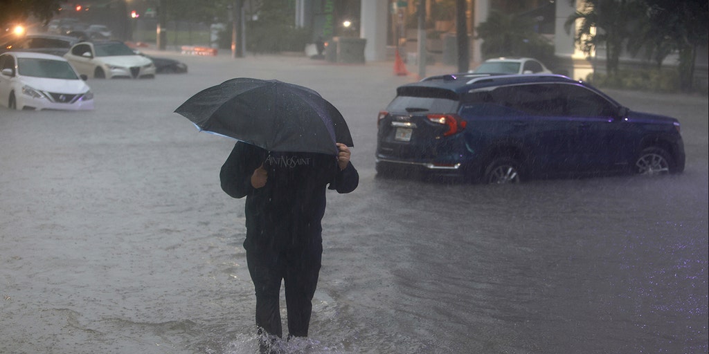 Southeast braces for weekend washout as Gulf Coast soaks up tropical moisture