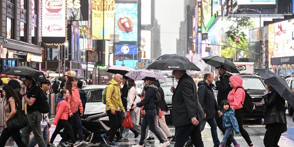 Todya’s top weather news: Soggy weekend in Northeast