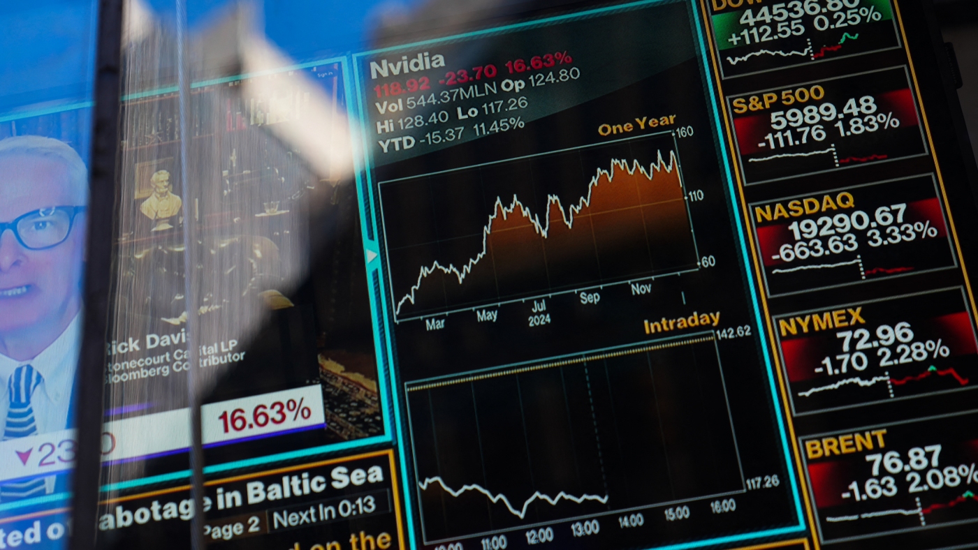 Bipartisan push to ban lawmakers from trading stocks gets boost from Trump : NPR