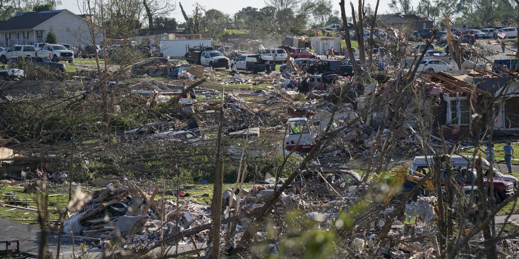 Today’s top weather news: Significant tornado threat Monday after weekend storms ravage heartland