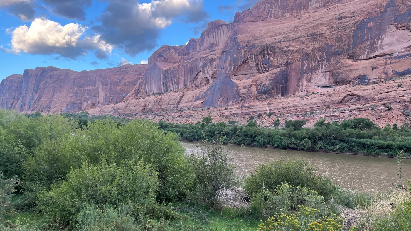 House Republicans approve amendment authorizing the sale of federal lands : NPR