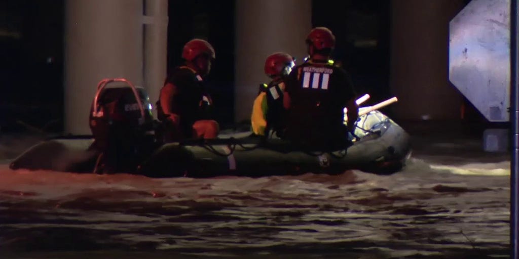 Dallas flooding leaves at least 1 dead as vehicles get trapped in rapidly rising water