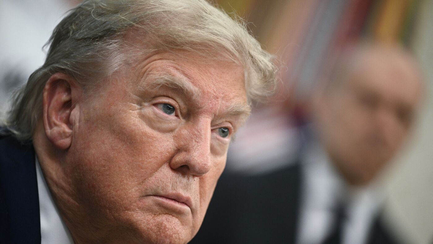 Firing federal employees to get easier under White House proposal : NPR