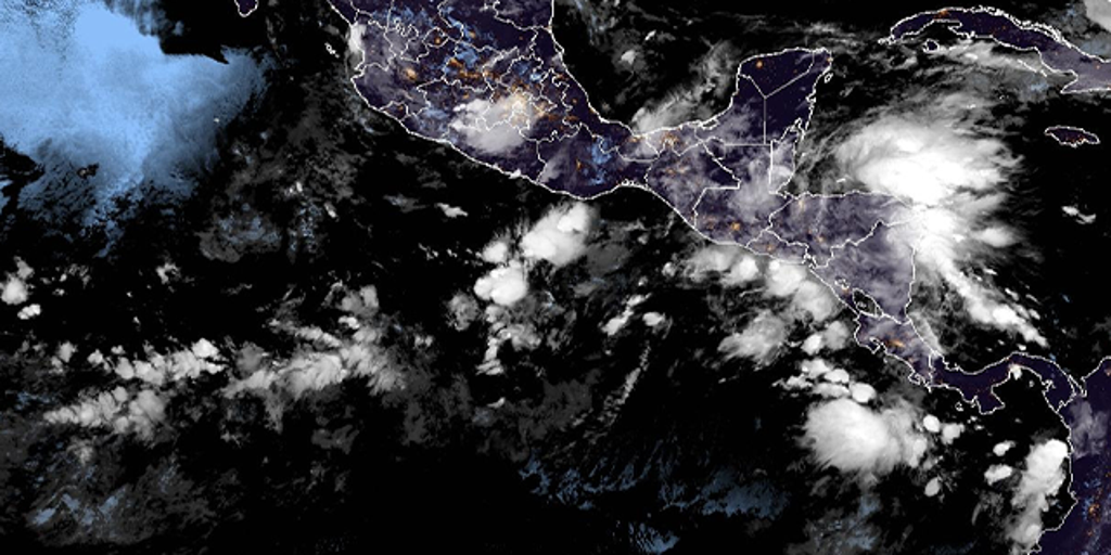 Invest 95E could become Tropical Storm Flossie in Eastern Pacific this weekend