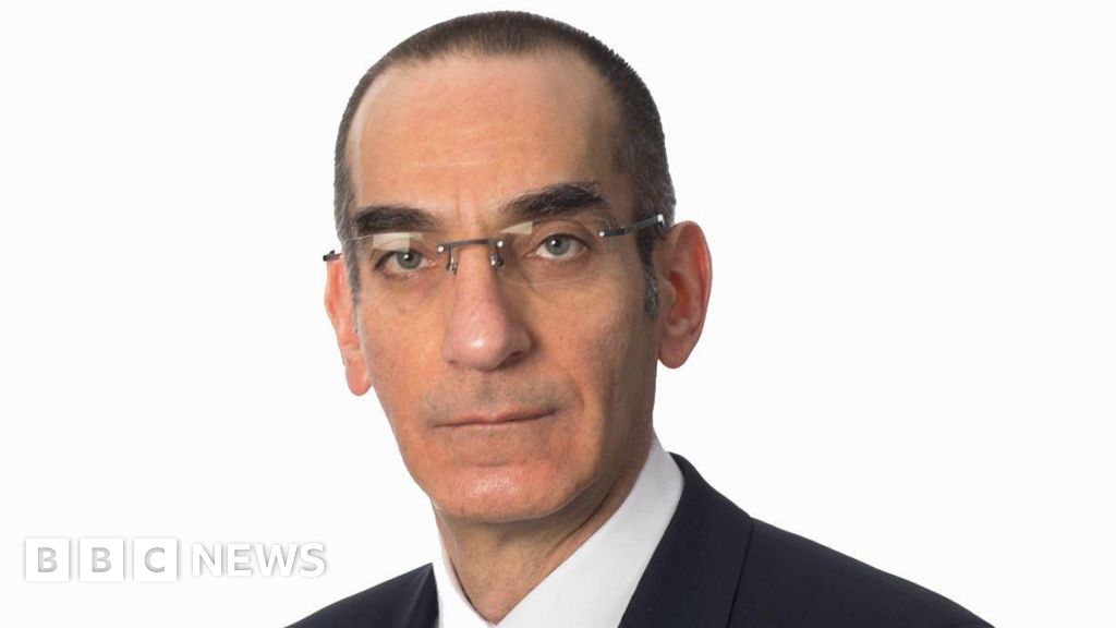 Surgeon banned by private practice is working for NHS