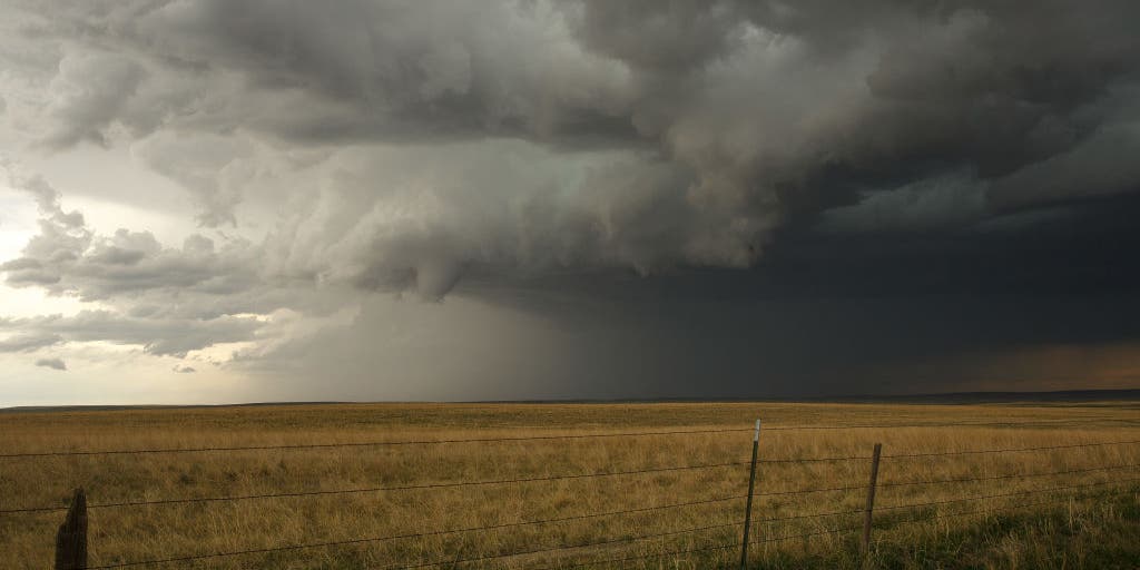 Chicago amid increasing tornado threat across Midwest as severe storms erupt