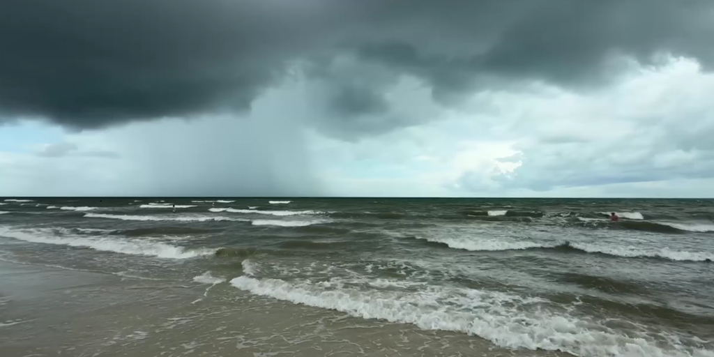 Today’s top weather news: Heavy rain to swamp Gulf Coast as central US swelters under heat dome