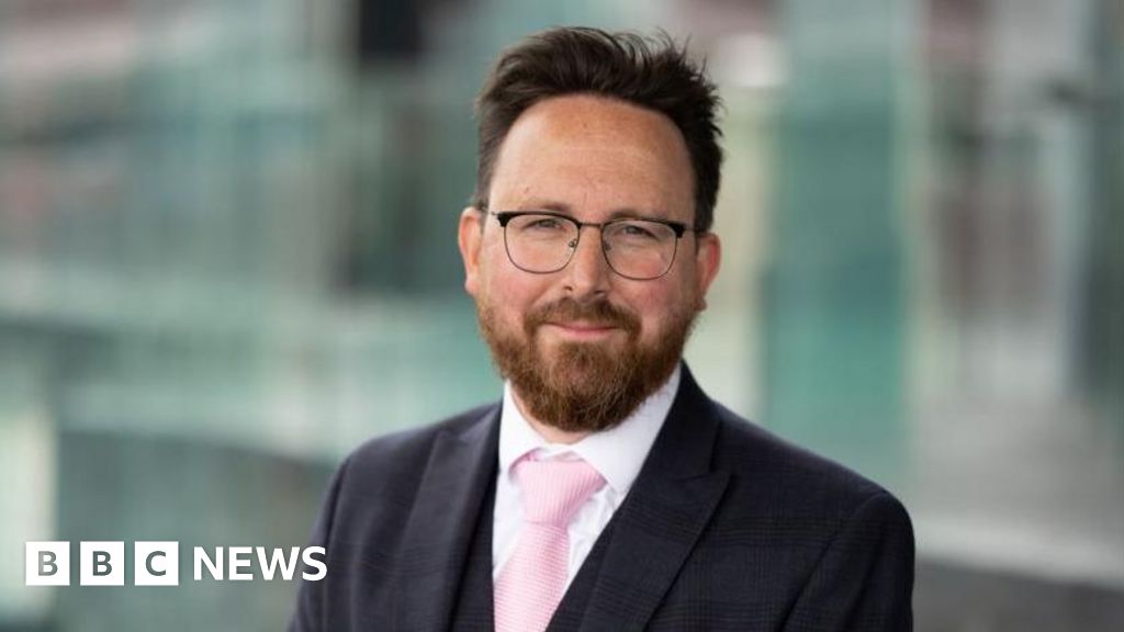 Hefin David, Welsh Labour politician and MS for Caerphilly, dies suddenly