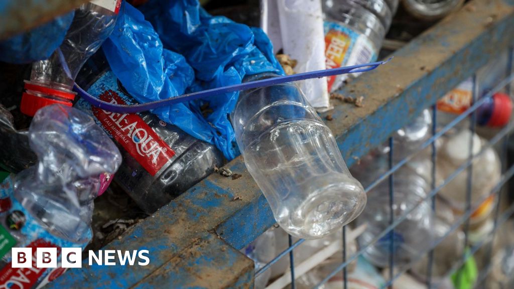 Summit opens in final push for plastics treaty to tackle crisis