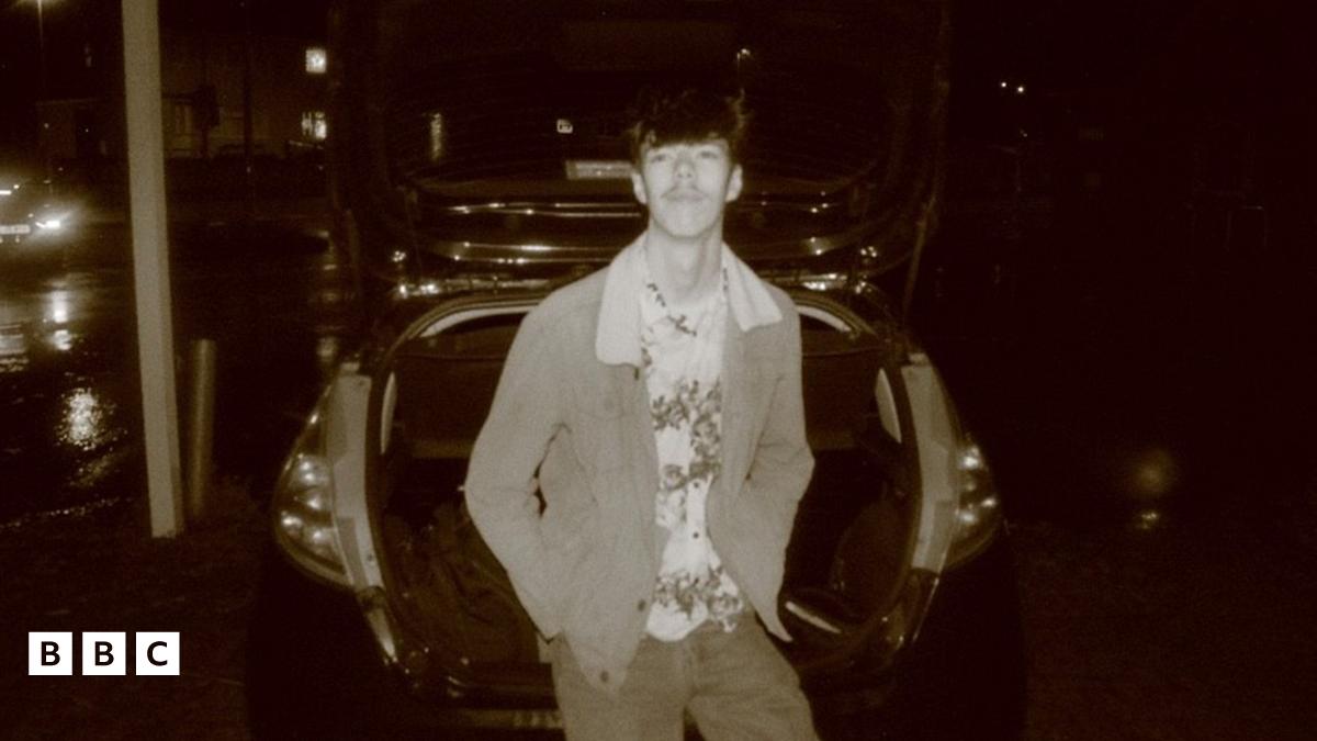 Ateb y Galw: Hari Emlyn Davies