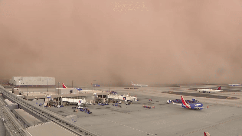 Haboob sweeps across Phoenix knocking out power to thousands causing travel chaos in Arizona