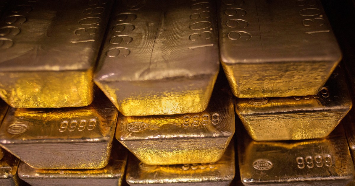 Why is the price of gold hitting record highs? | Business and Economy News