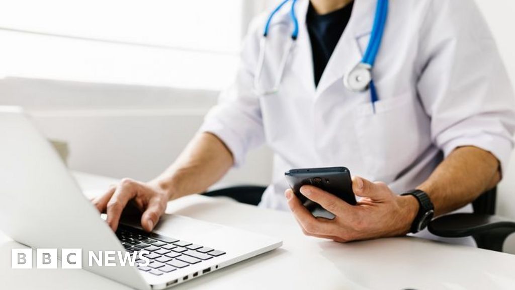 New GP online booking system ‘risks patient safety’, doctors warn