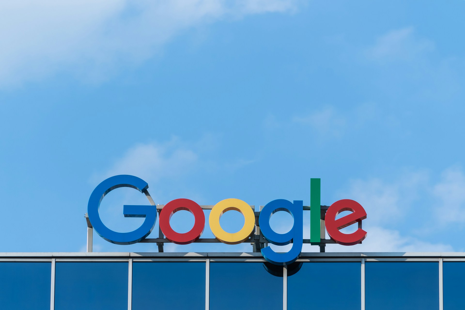 Alphabet Stock Rises to Record Highs after Google Dodges Breakup in Antitrust Case
