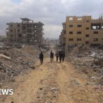 Tim Cook’s China Visit Sparks Buying Frenzy as iPhone Air Sells Out in Minutes