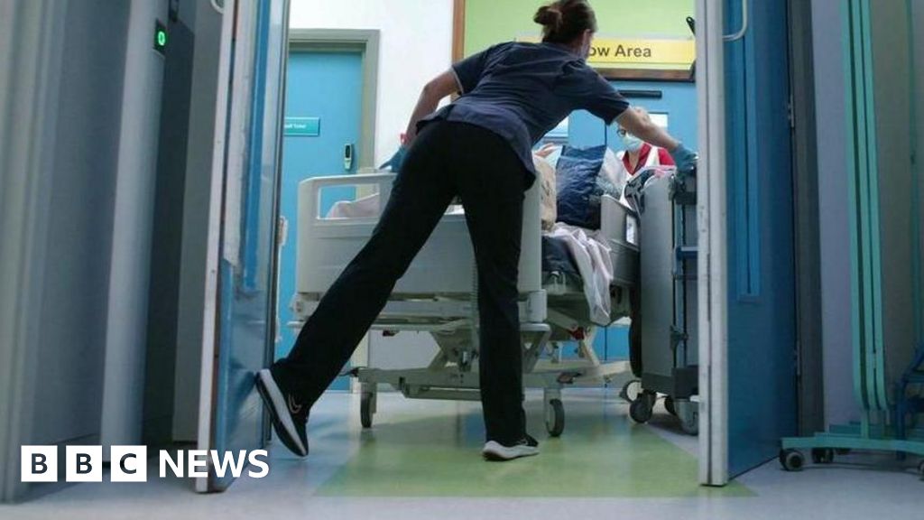 Long A&E waits causing heartbreaking suffering, Age UK says