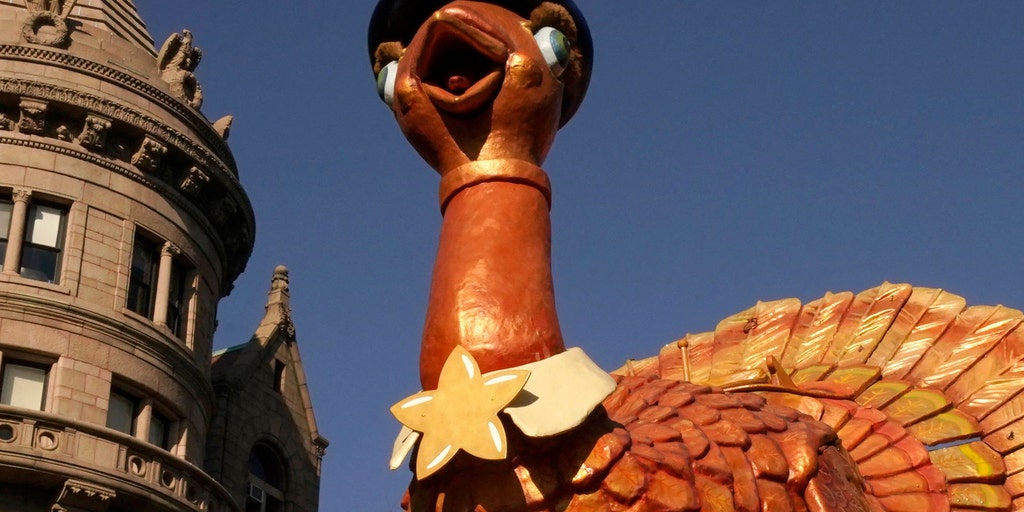 Two storms loom over busy Thanksgiving Week, potentially impacting millions of travelers