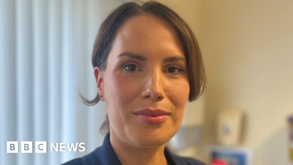 Breast cancer diagnosis and treatment wait ‘traumatic’ for women, GP says