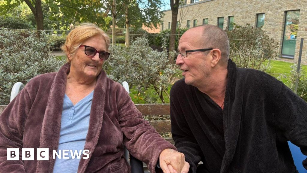 Wiltshire man donates kidney to woman he met after crash