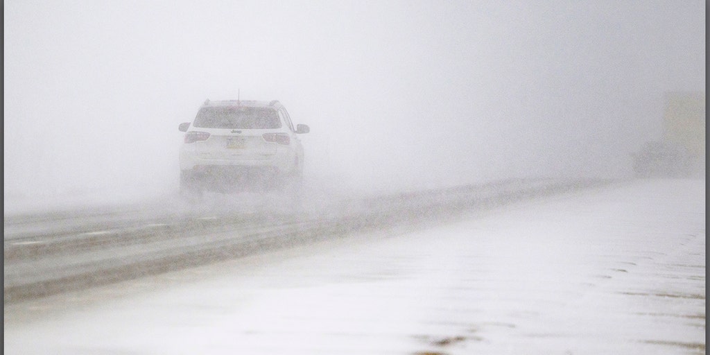 White Thanksgiving: Powerful lake-effect snowstorm to sweep across Great Lakes in Midwest and Northeast
