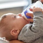 Cwestiynu penderfyniad i roi arian cyhoeddus i Glwb Pêl-droed Wrecsam