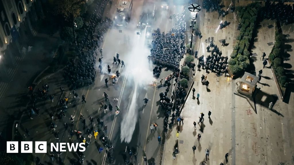 WW1 toxic compound sprayed on Georgian protesters, BBC evidence suggests