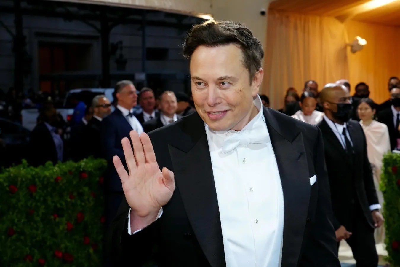 Elon Musk’s Net Worth Tops $700 Billion As Court Restores 2018 Tesla Pay Package