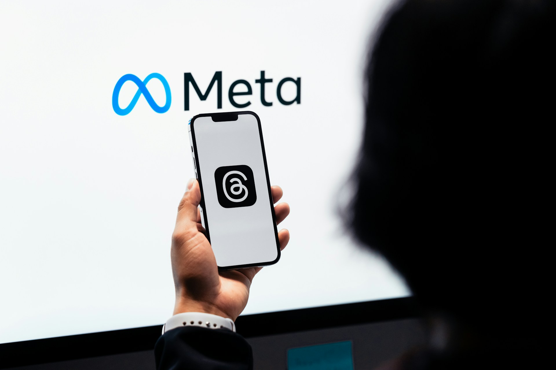 Meta Plans Deep Cuts to Metaverse Spending, Signaling Shift Towards AI